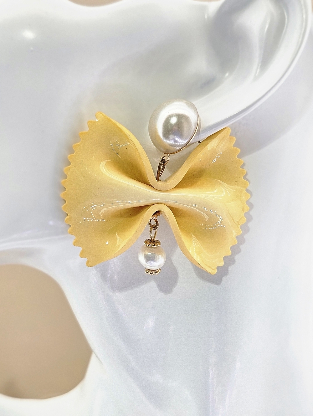 Chefanie Swinging Farfalle Bowtie Pasta Natural Pearl Earrings Italian Novelty - Picture 2 of 5